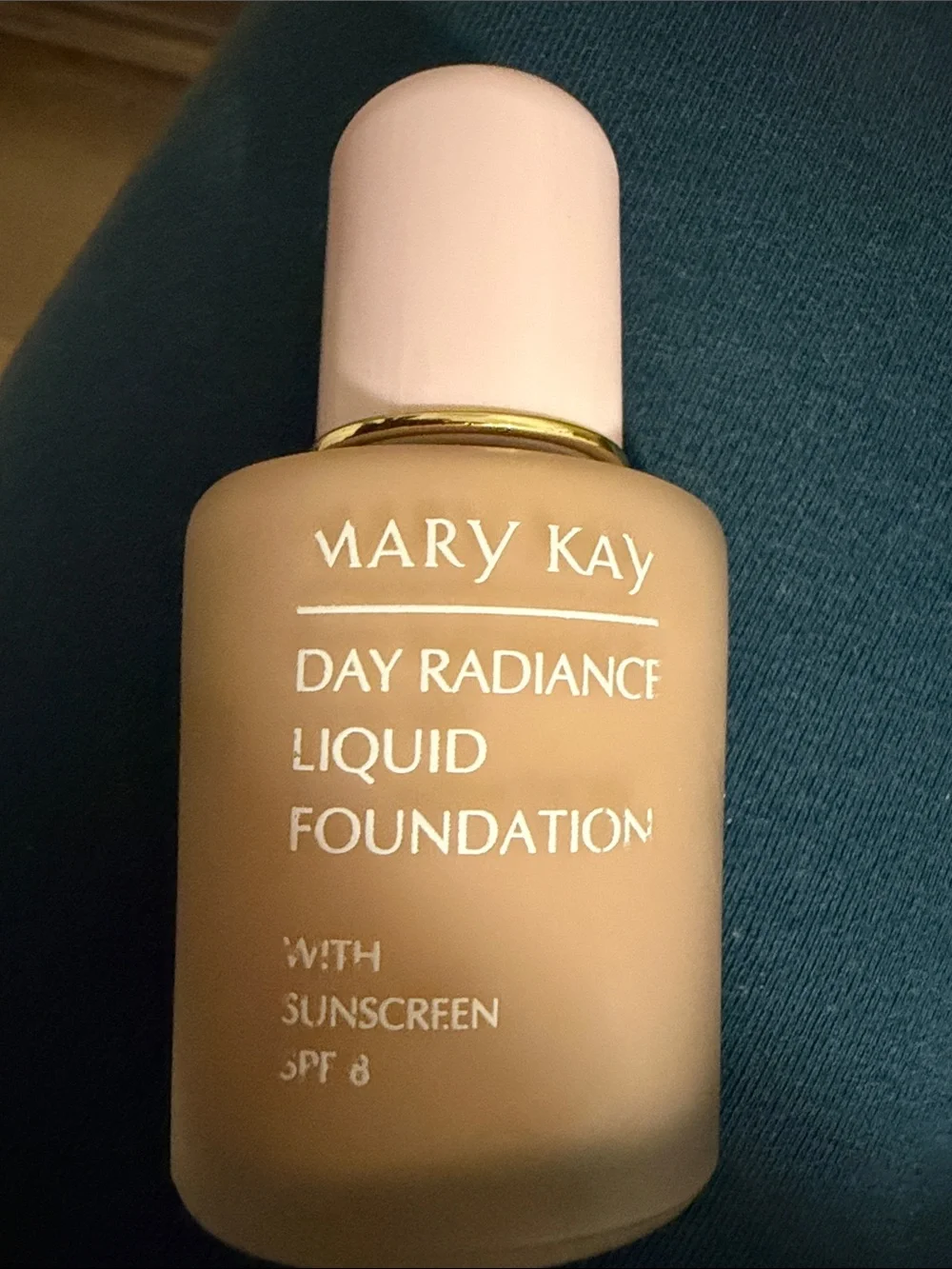 Mary Kay Day Radiance Liquid Foundation